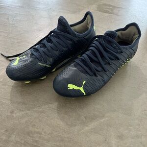 Soccer cleats, 4 youth